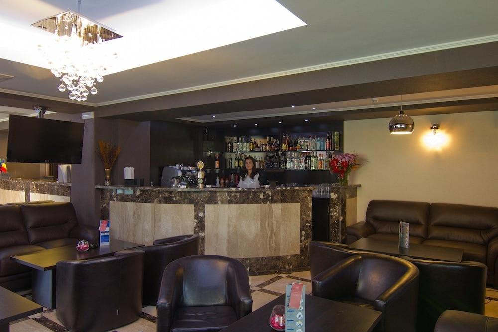 West Plaza Hotel بوخارست المظهر الخارجي الصورة