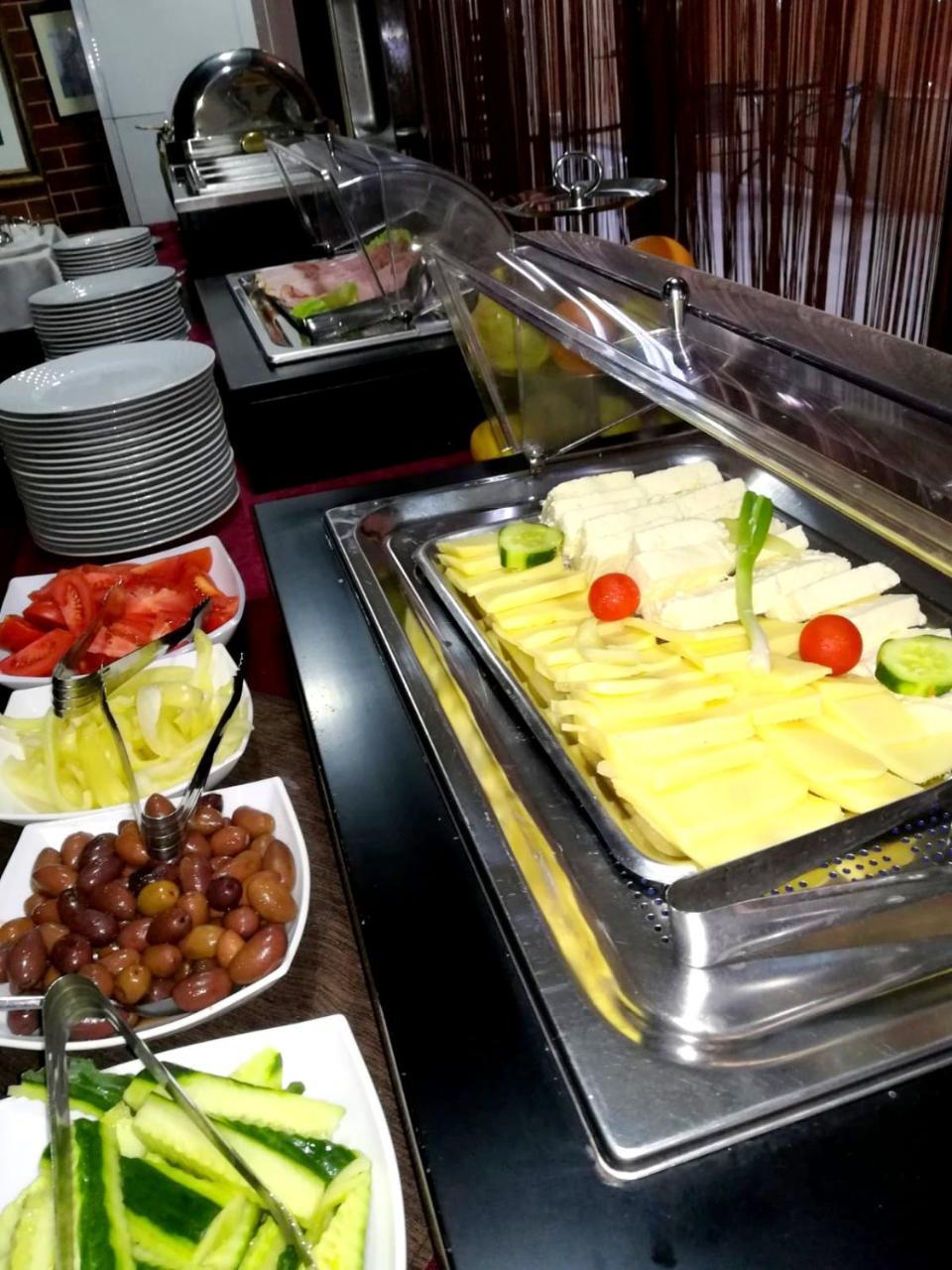 West Plaza Hotel بوخارست المظهر الخارجي الصورة