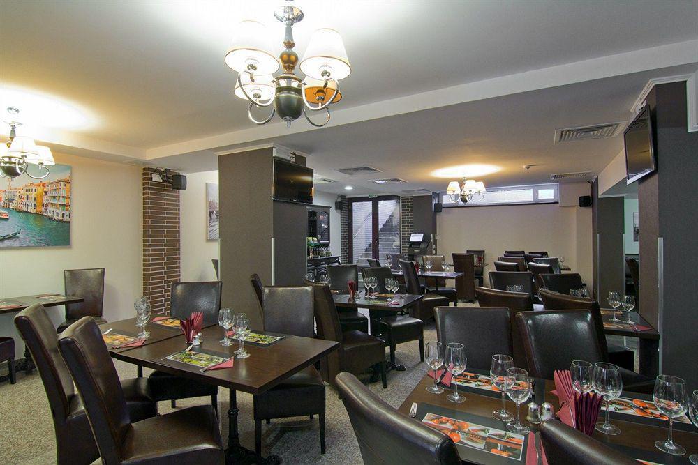 West Plaza Hotel بوخارست المظهر الخارجي الصورة
